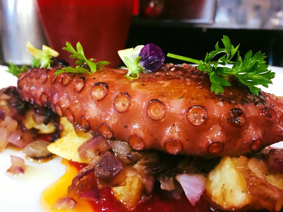 Mary Herrera Petit bistro Segur